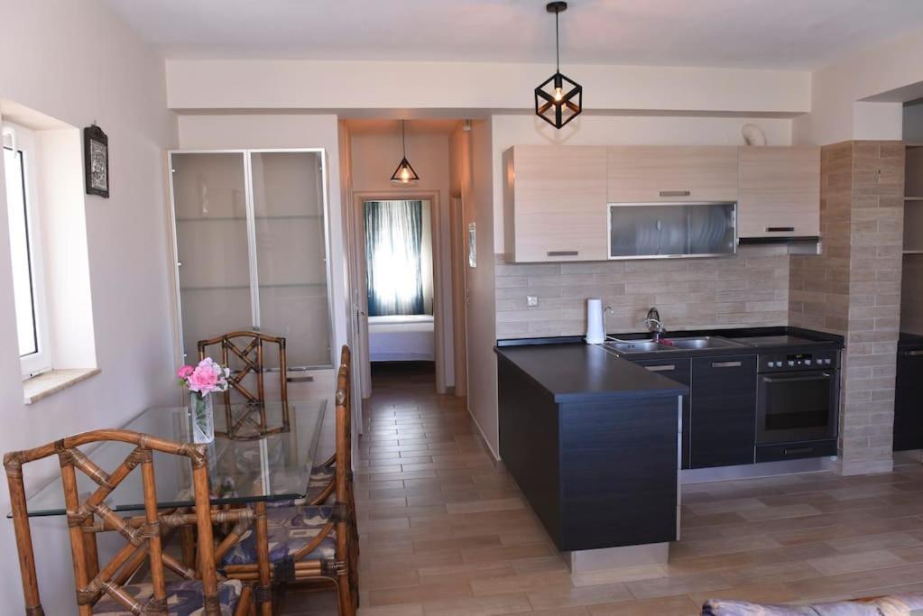 Katerina Luxury Suites Elia  Bagian luar foto