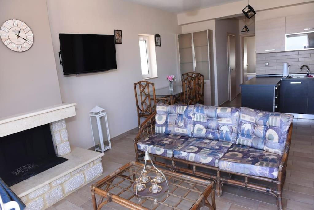 Katerina Luxury Suites Elia  Bagian luar foto